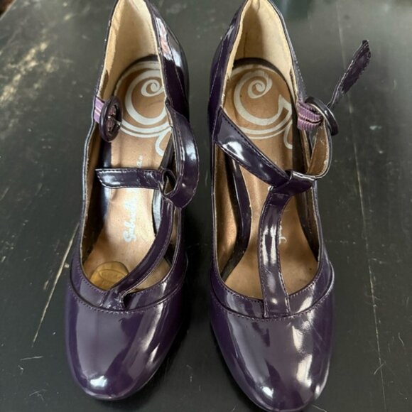 Gabriella Rocha Shelby Mary Jane T-Strap Heels Burgundy Patent - Size 5 - Picture 3 of 6